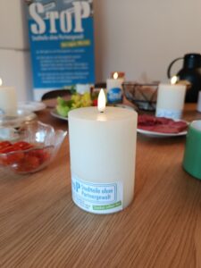 kerze und frühstück