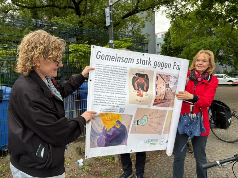 Das Banner wird ausgerollt