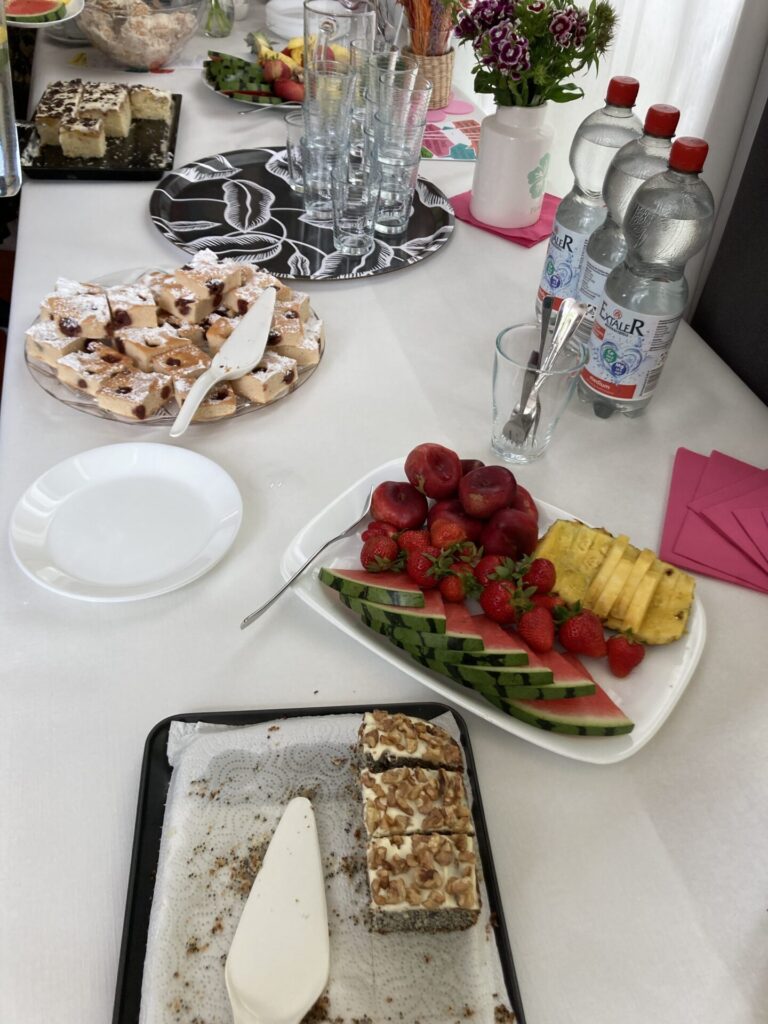 kuchen buffet kaffee getränke