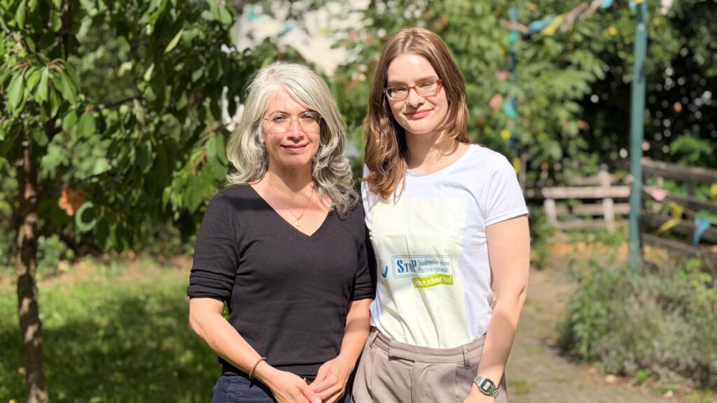 Zwei Frauen, die StoP Staaken leiten